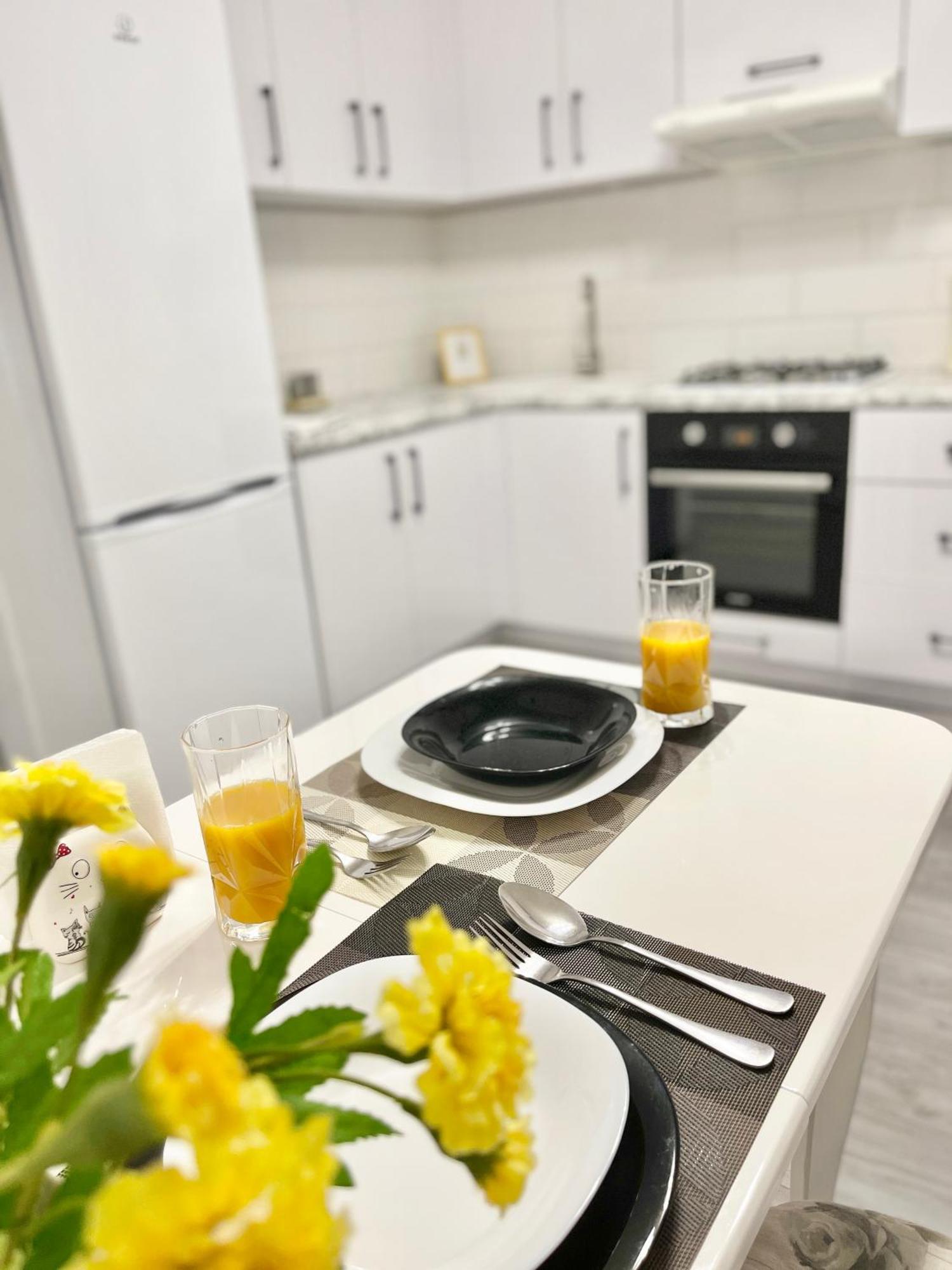 Sunny Home Apartments Апартаменти У Новобудові Поряд Медичний Центр Angelholm Дуже Чисто! Чернивци Екстериор снимка